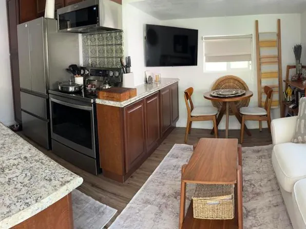 34 Country Club Dr, Palm Desert, CA 92260