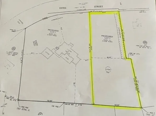 6-6A Estes St, Amesbury, MA 01913