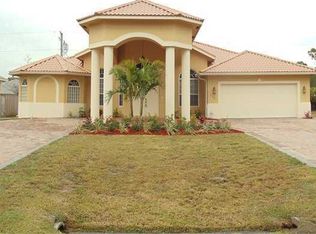 762 NW Orchid St, Port Saint Lucie, FL 34983