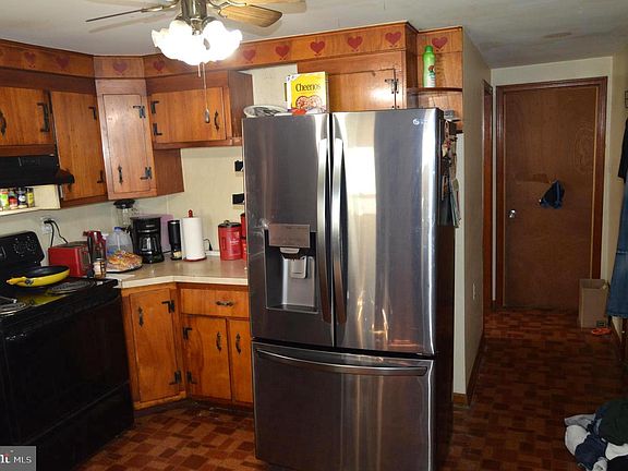 3rd image of 46 Mountain Spring Rd