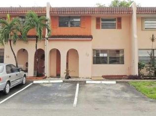 11 Seville Cir, Davie, FL 33324