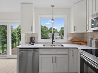 18735 Pennington Ave, Eden Prairie, MN 55346