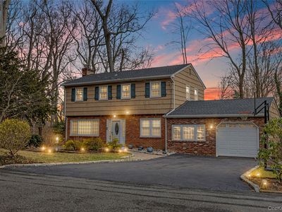 35 High Hills Lane, Huntington Station, NY, 11746