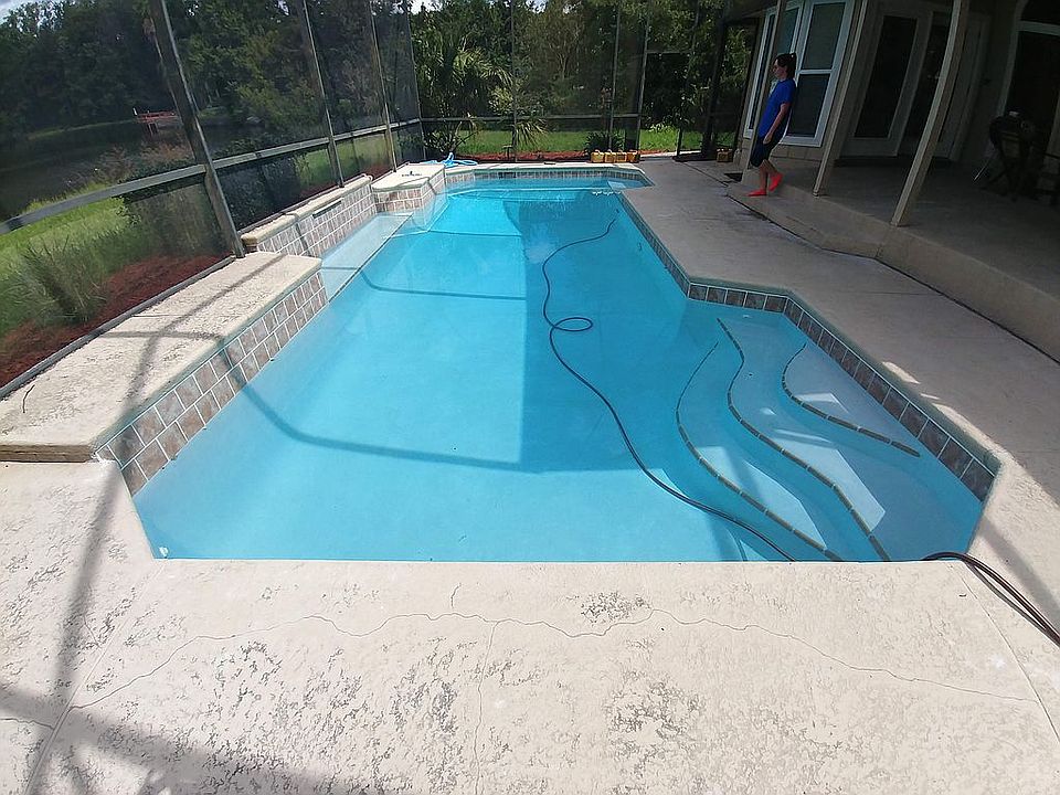 1st image of 818 Richmond Ct