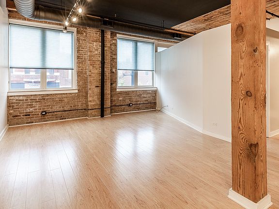 4th image of 1725 W North Ave Suite 203