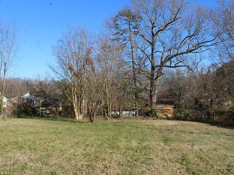 611 Mobile St — Photo 23
