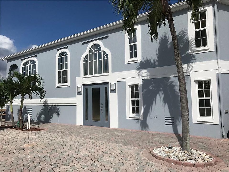 1st image of 48 Nettles Blvd