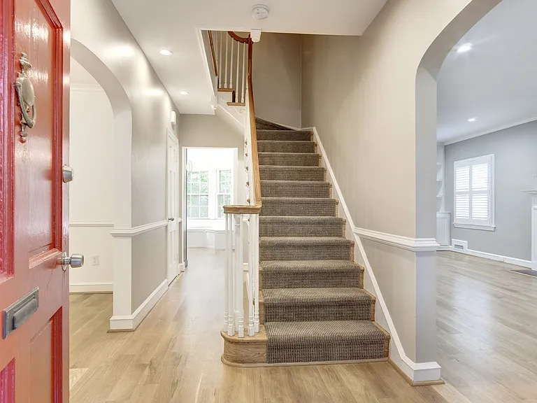 1626 Kalmia Rd NW — Photo 5
