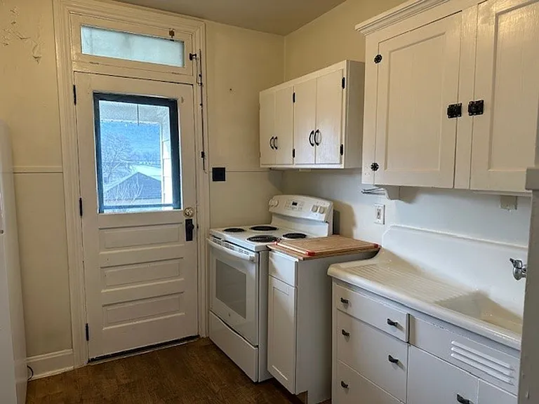606A Center St — Photo 8