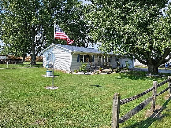 2nd image of 777 Jasper Coil Rd