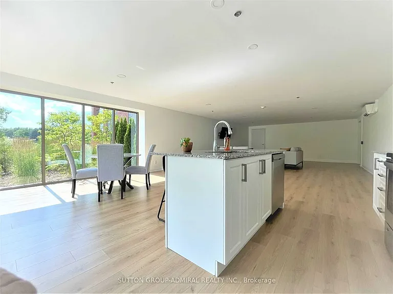 64 Queen St S #G3 — Photo 31