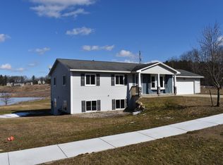 11614 Ridge Water Dr NE, Sparta, MI 49345