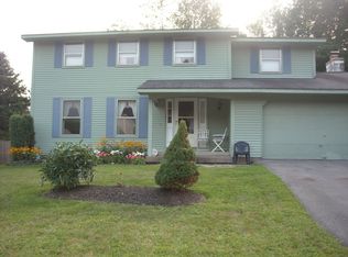 7443 Waxwood Cir, North Syracuse, NY 13212