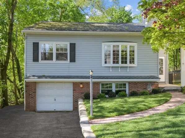 17 Gedney Way, White Plains, NY 10605
