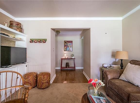 5th image of 8307 Meadow Lakes Dr