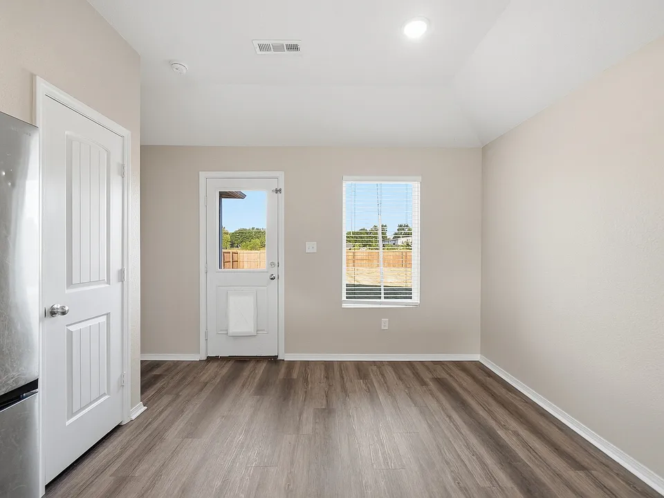 19 Farmhouse Cir