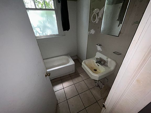 5th image of 2144 Central Avenue