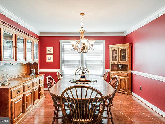 Formal dining room for events like Thanksgiving