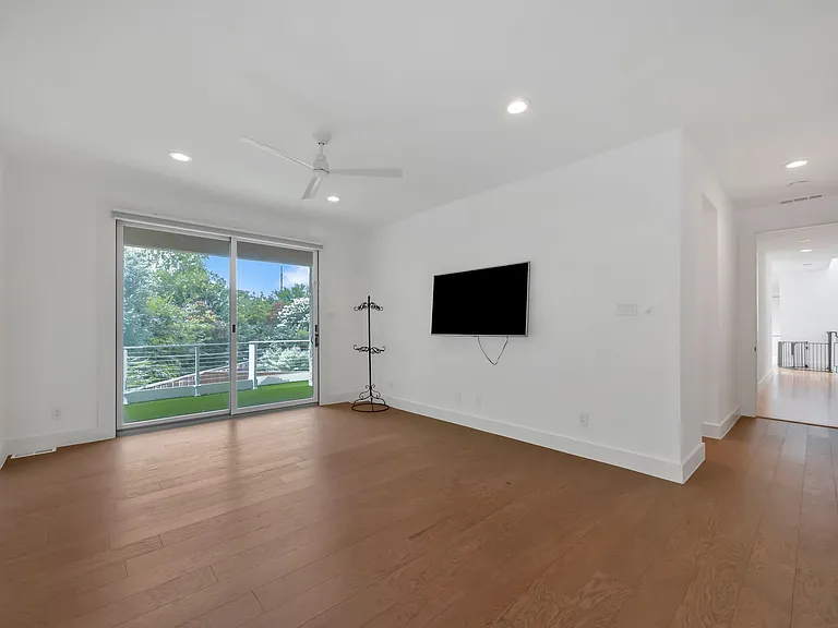 11248 Jamestown Rd — Photo 30