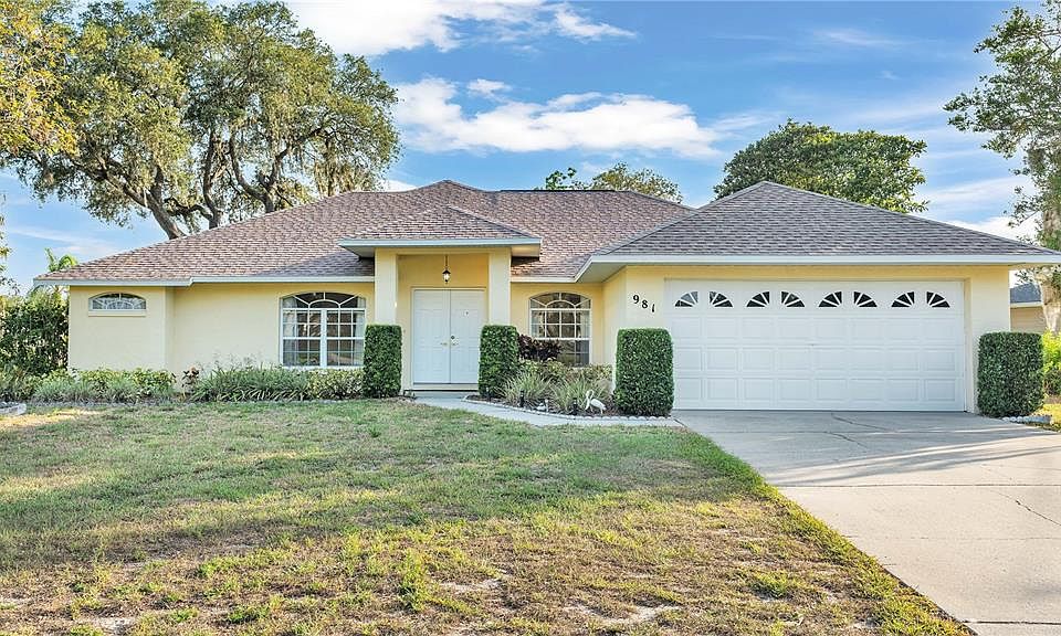 1st image of 981 COUNTRY LAKE CIRCLE