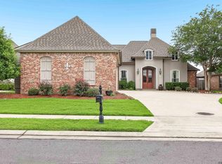 9040 Spring Grove Dr, Baton Rouge, LA 70809