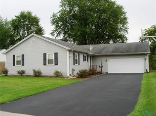 431 Overlook Dr, Waterville, OH 43566
