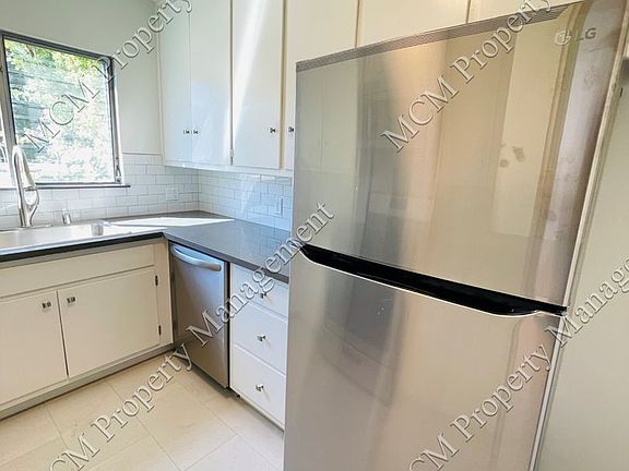 5th image of 1317 N Sweetzer Ave #3