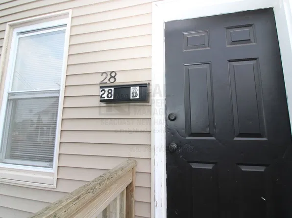 28 5th St, Dover, NH 03820