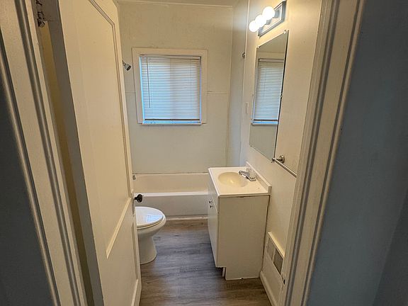 2nd image of 1926 Clements St