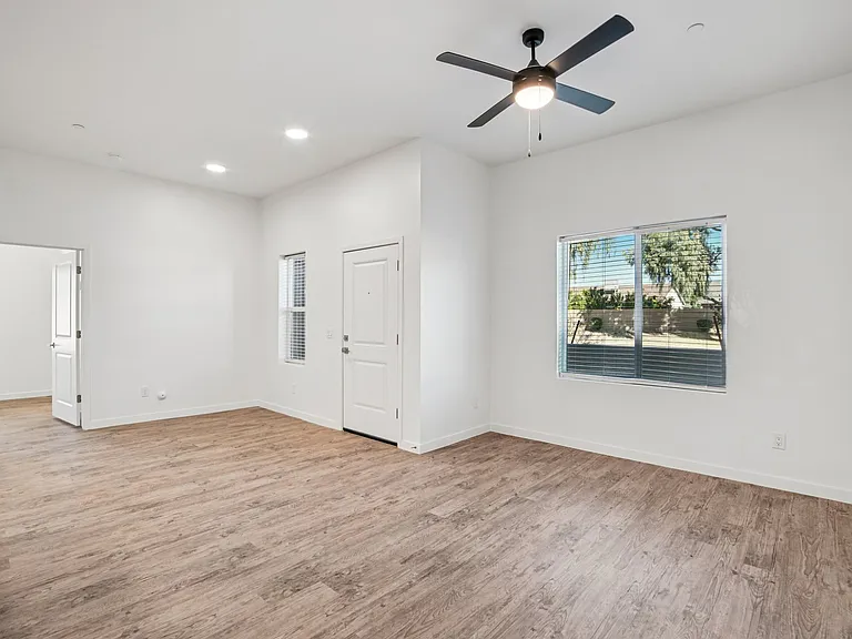 Williams Court — Photo 15
