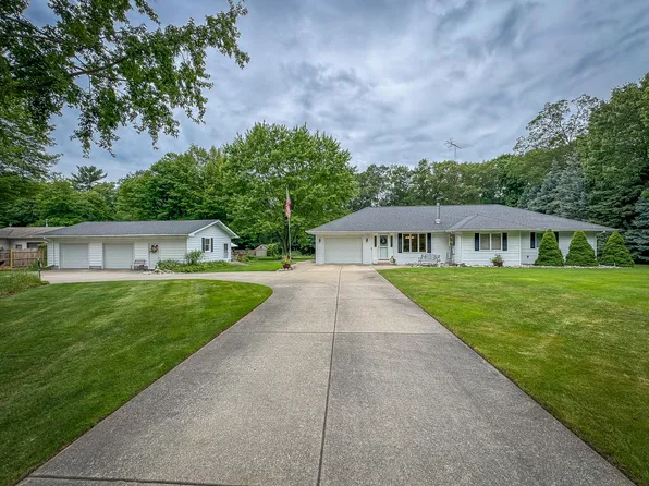 3767 Jay Rd, Whitehall, MI 49461