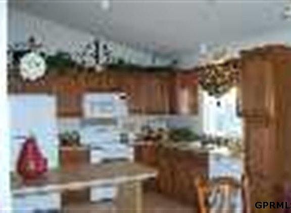3rd image of 16914 N Camden Ave