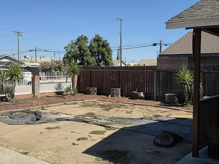 1641 Eureka St — Photo 3