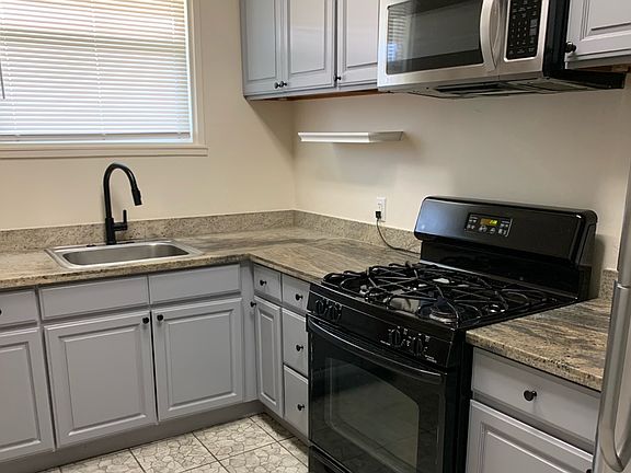 3rd image of 1626-1632 Linden St #1628
