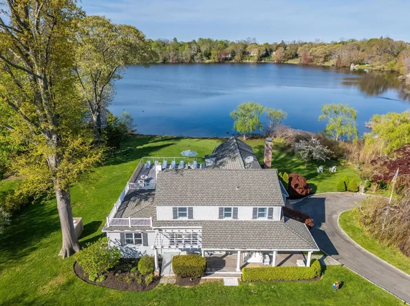 2455 New Suffolk Avenue, Mattituck, NY 11952