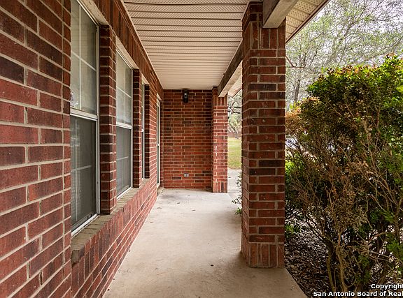 3rd image of 10115 Garnet Point