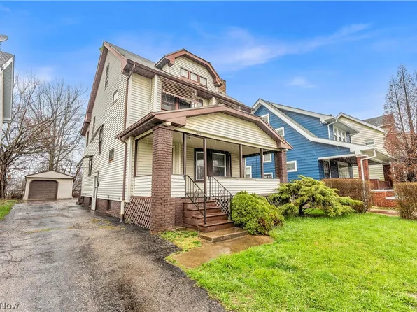 13409 S Parkway Dr, Garfield Heights, OH 44105