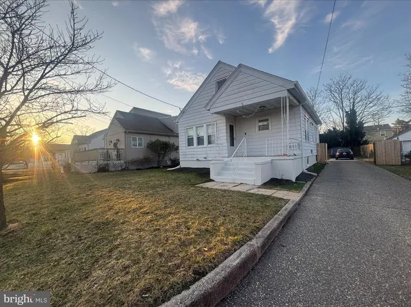 1009 Hamilton Dr, Vineland, NJ 08360