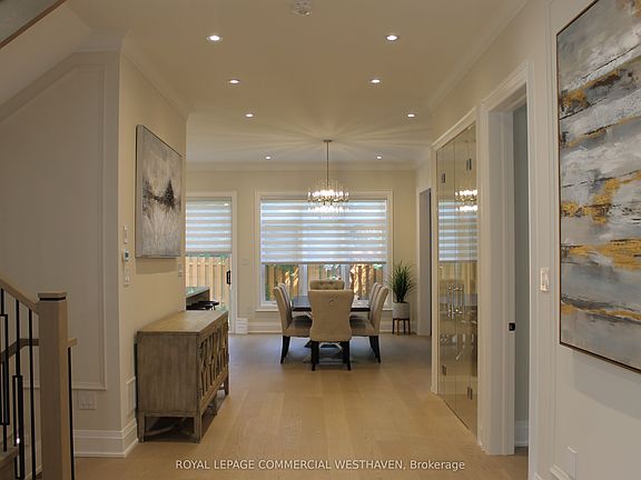 3rd image of 98 Charleswood Dr