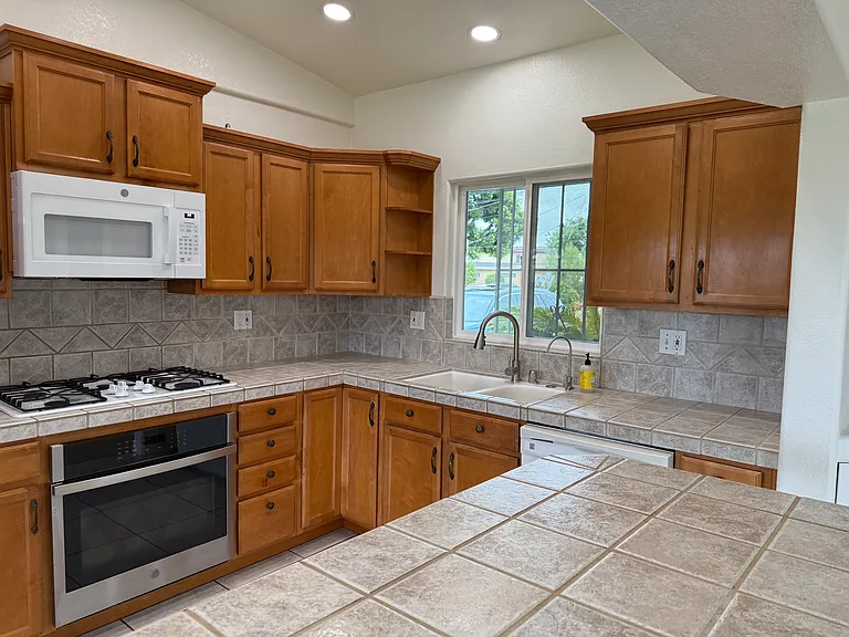 8870 Raejean Ave — Photo 6