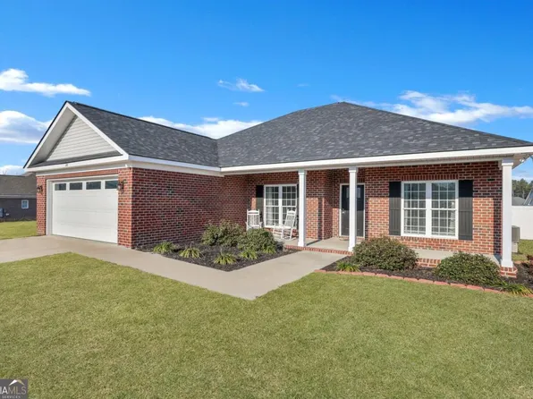 210 Fallen Leaf Dr, Brooklet, GA 30415