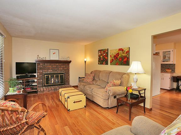 4th image of 17911 Oak Hill Ct