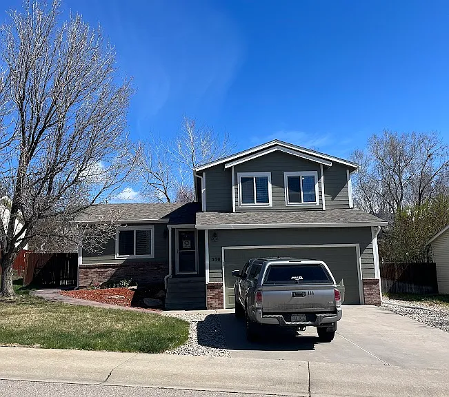 330 Derry Dr — Photo 3