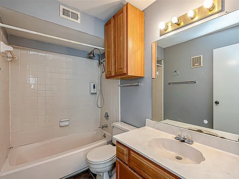7729 Cambridge St #7729 — Photo 21