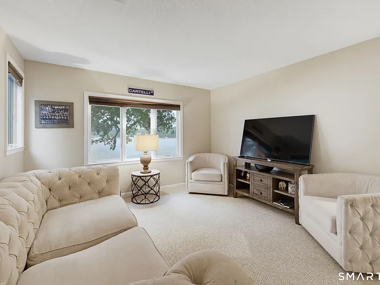 30 Riverside Ave — Photo 28