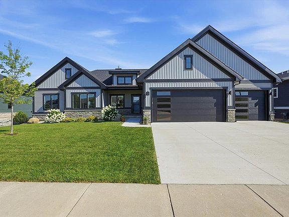 2nd image of 6241 Fountainhead Cir