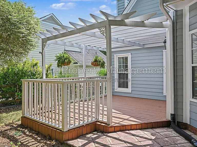 9201 Hanworth Trace Dr — Photo 22