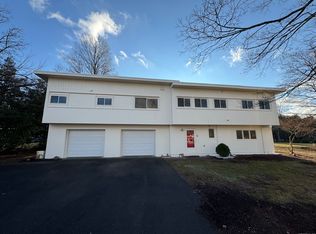 8 Burma Rd, Southbury, CT 06488