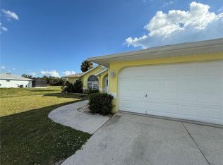 71 Mark Twain Ln, Rotonda West, FL 33947