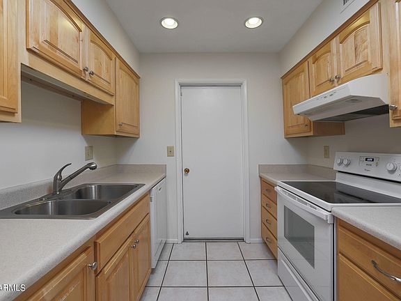 2nd image of 10545 W Palmeras Dr